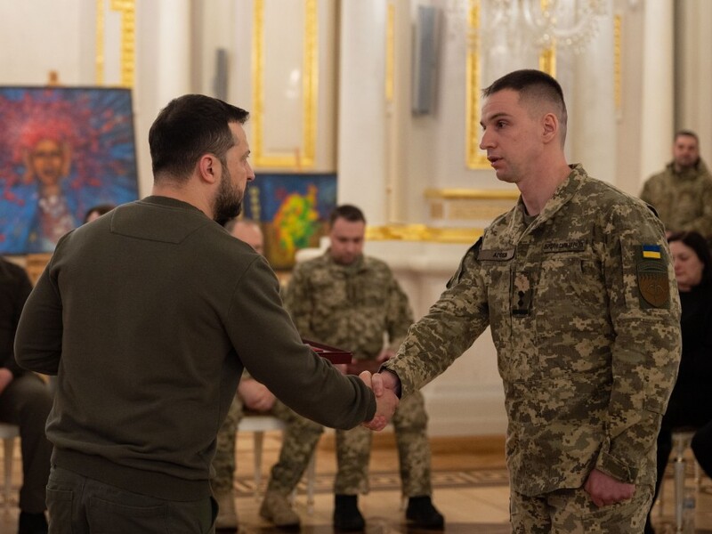 Зеленский присвоил звание Героя Украины подполковнику Агееву, чье подразделение первым сбило "Кинжал"