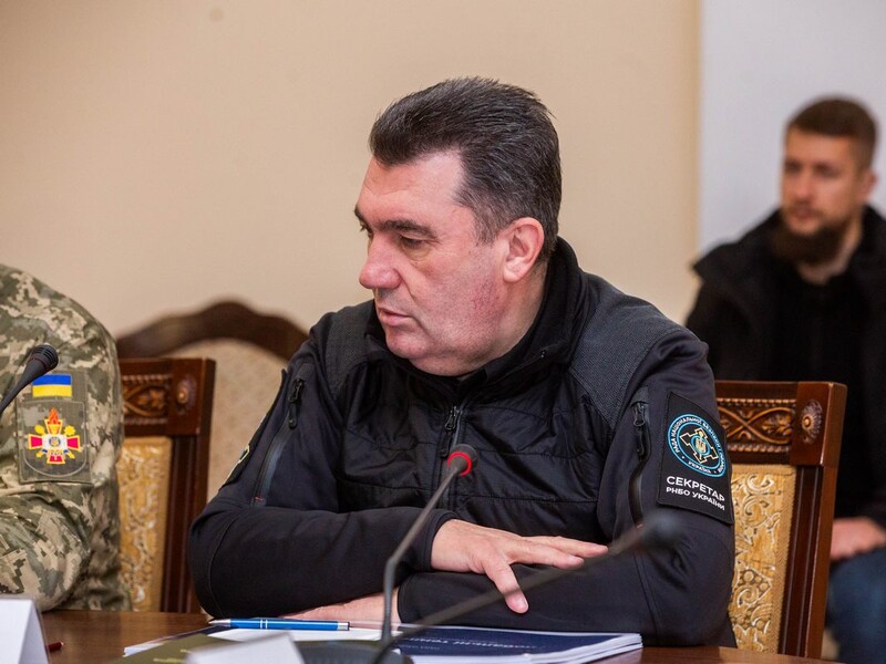 Данілов попередив, що ситуація на фронті може "дуже ускладнитися", якщо Захід не збільшить військової допомоги Україні