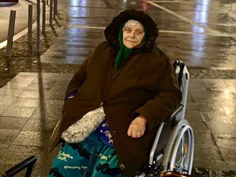 Через РФ, країни Балтії й Польщу. В Україну повернулася 80-річна жителька Донецької області, яку окупанти позбавили пенсії за відмову отримати паспорт РФ