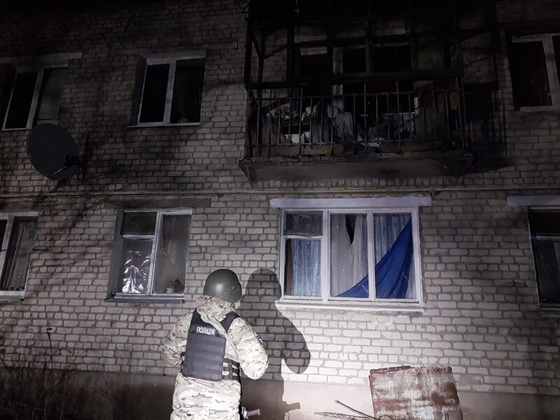 Окупанти вдарили з "Ураганів" по селу в Донецькій області, загинула жінка, двох чоловіків поранено – ОВА