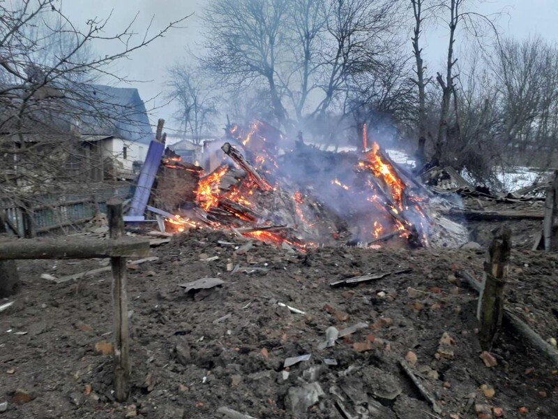Россияне утром ударили по Сумской области, в сгоревшем доме нашли тела погибших – ОВА