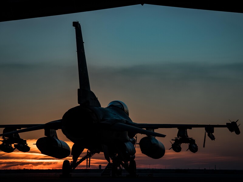 Україна не може собі дозволити будувати з "нуля" інфраструктуру для F-16 – Ігнат