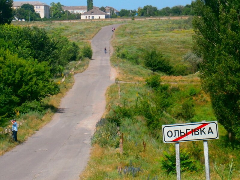 Российская армия обстреляла село в Херсонской области, погибла женщина, ее брат ранен – ОВА