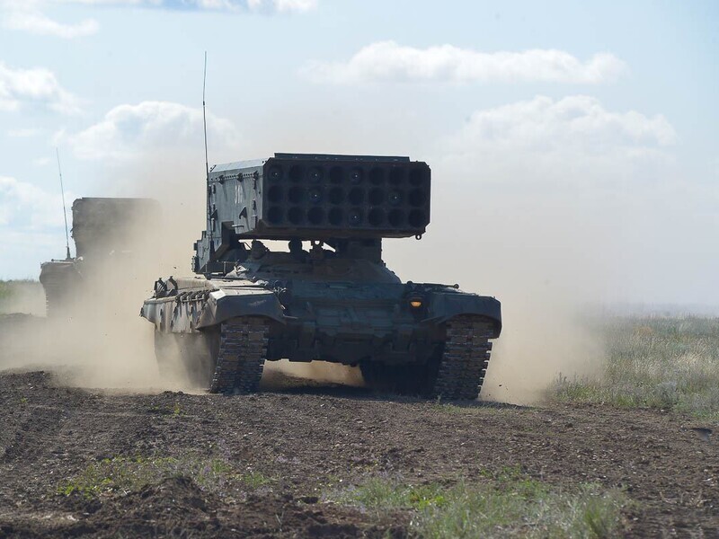 ССО Украины вывели из строя "Солнцепек" и два танка оккупантов. Видео