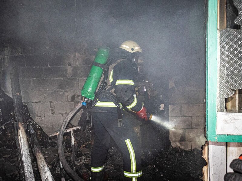 В Харькове ночью раздались взрывы. В результате атаки Shahed пострадали спасатель и полицейский – ГСЧС