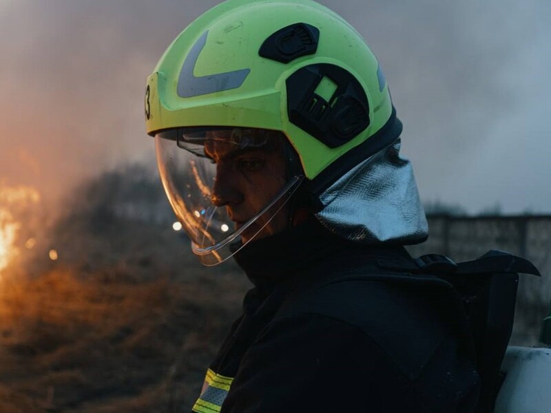 У Дніпропетровській області уламки збитого дрона впали на території елеватора, виникла пожежа – ОВА