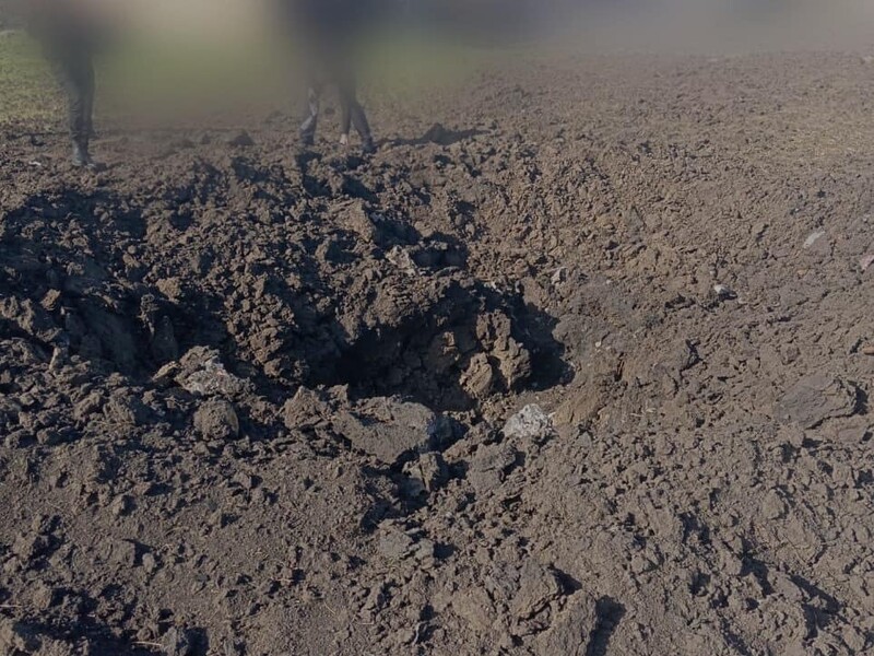 Окупанти вдарили ракетою по Бериславському району, постраждало двоє цивільних, пошкоджено ЛЕП – прокуратура