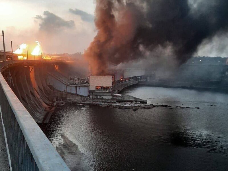 Несмотря на серьезные разрушения после удара РФ по ДнепроГЭС, угрозы прорыва плотины нет – облсовет