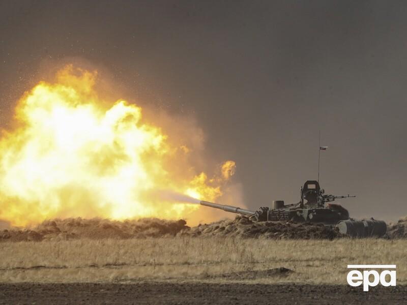 Украинские военные поразили вражеский танк Т-90, ранен российский командир. Видео