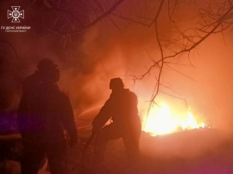 У Дніпрі російська ракета вдарила по п'ятиповерхівці, виникла пожежа, є постраждалі, в області – загиблі – ОВА