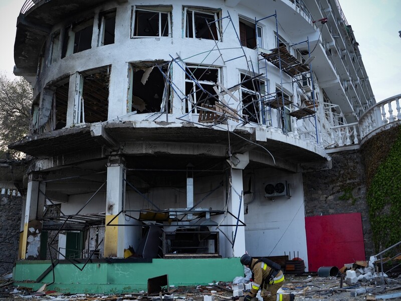Оккупанты атаковали Николаев дронами Shahed, повреждены отель и объект инфраструктуры – ОВА