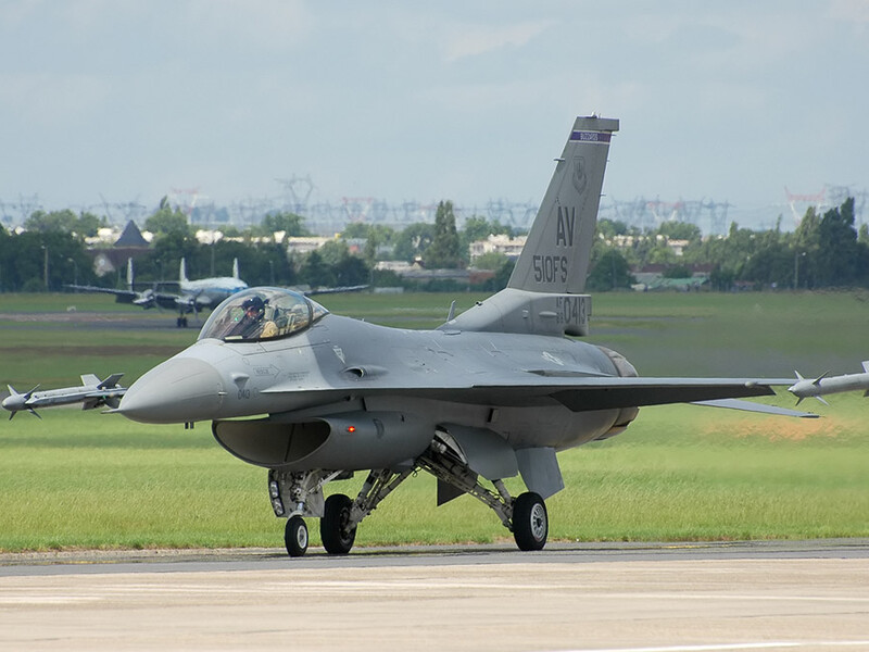 Рустамзаде: F-16 надійдуть в Україну, коли буде готова інфраструктура для них. Для прикриття аеродрому потрібен один Patriot