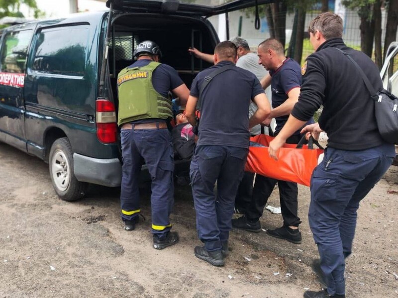 В Никополе два человека погибли из-за российских обстрелов, среди них водитель скорой помощи – ОВА