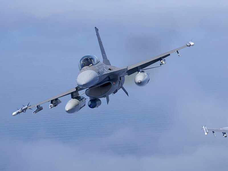 Зеленский: Я не знаю, будут ли ограничения по использованию F-16 над небом России