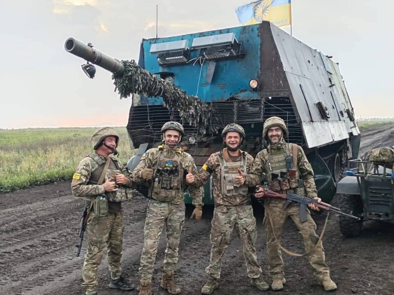 Бійці ЗСУ вперше захопили російський "танк-мангал" і взяли в полон його екіпаж. Відео
