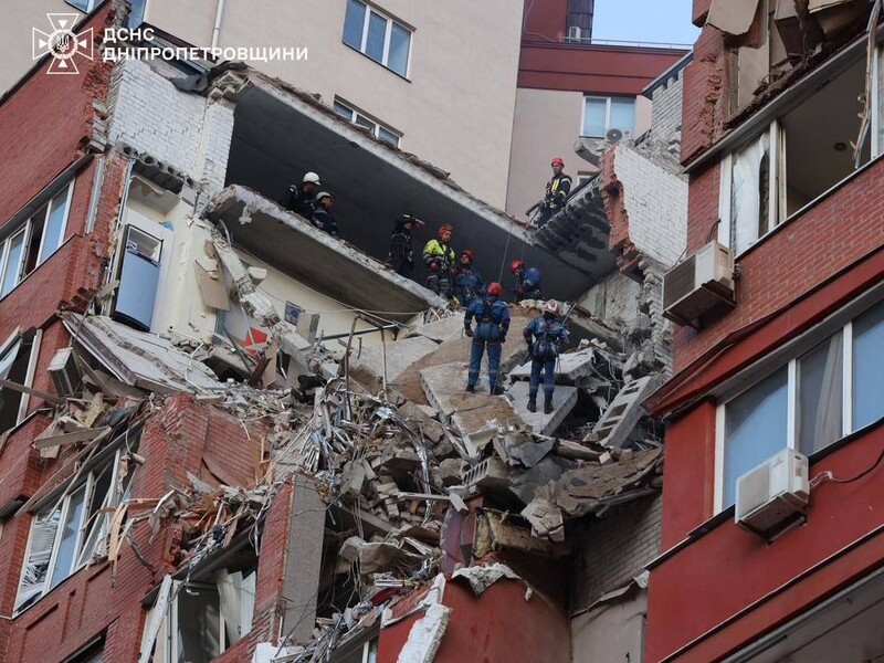 Выросло число пострадавших из-за российского удара по многоэтажке в Днепре, пять человек считаются пропавшими без вести 