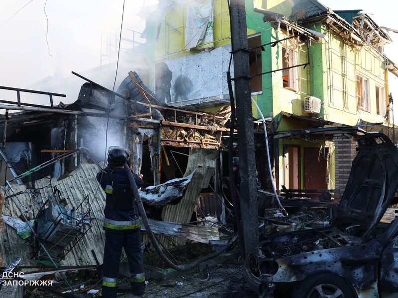 У Вільнянську завершили пошуково-рятувальні роботи після ракетних ударів РФ. Загинуло семеро людей, 31 постраждала