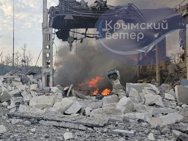 Олещук заявил, что "уничтоженные" пропагандой РФ самолеты ударили по складу боеприпасов в Крыму